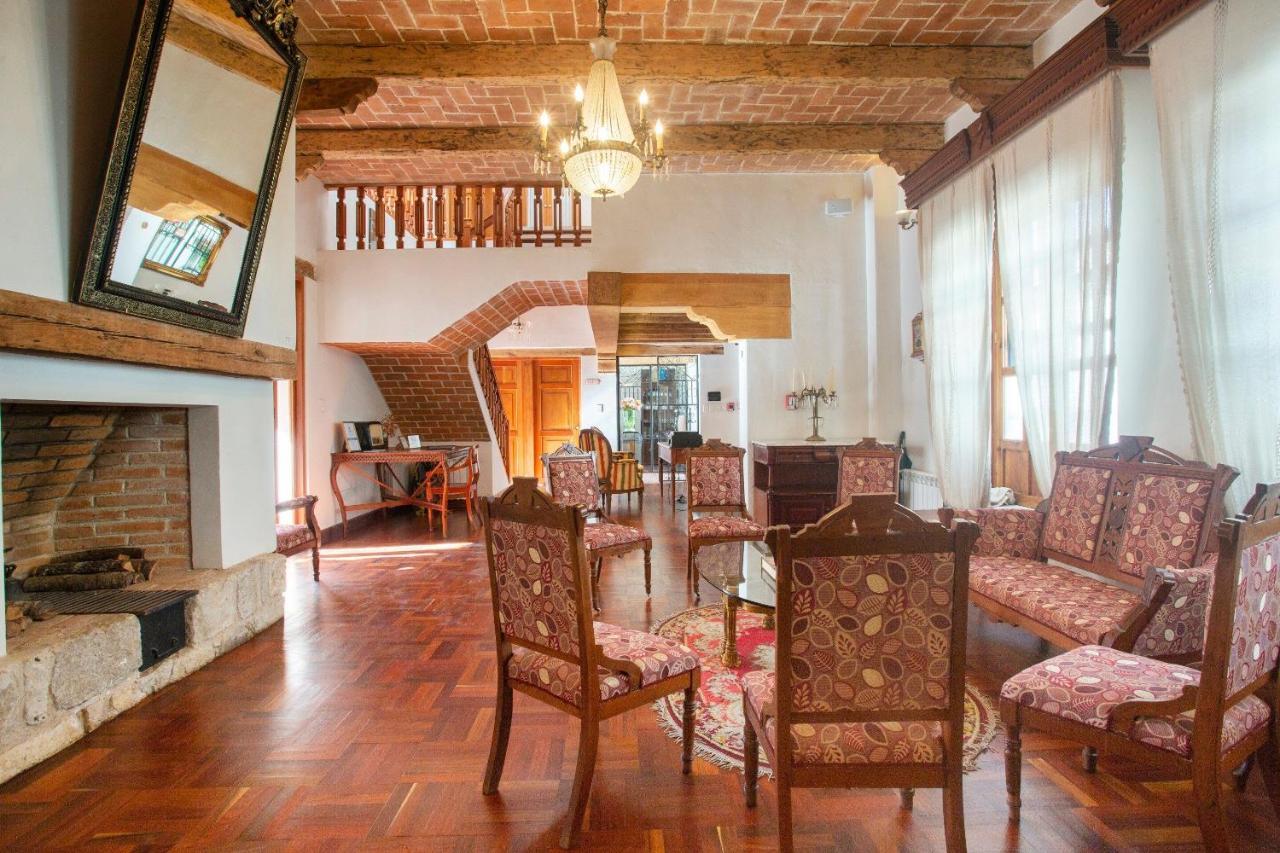 Hotel Casa De Familia De San Cristobal ซานกริสโตบัล เด ลาสกาซาส ภายนอก รูปภาพ