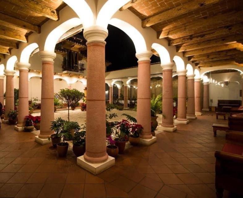 Hotel Casa De Familia De San Cristobal ซานกริสโตบัล เด ลาสกาซาส ภายนอก รูปภาพ