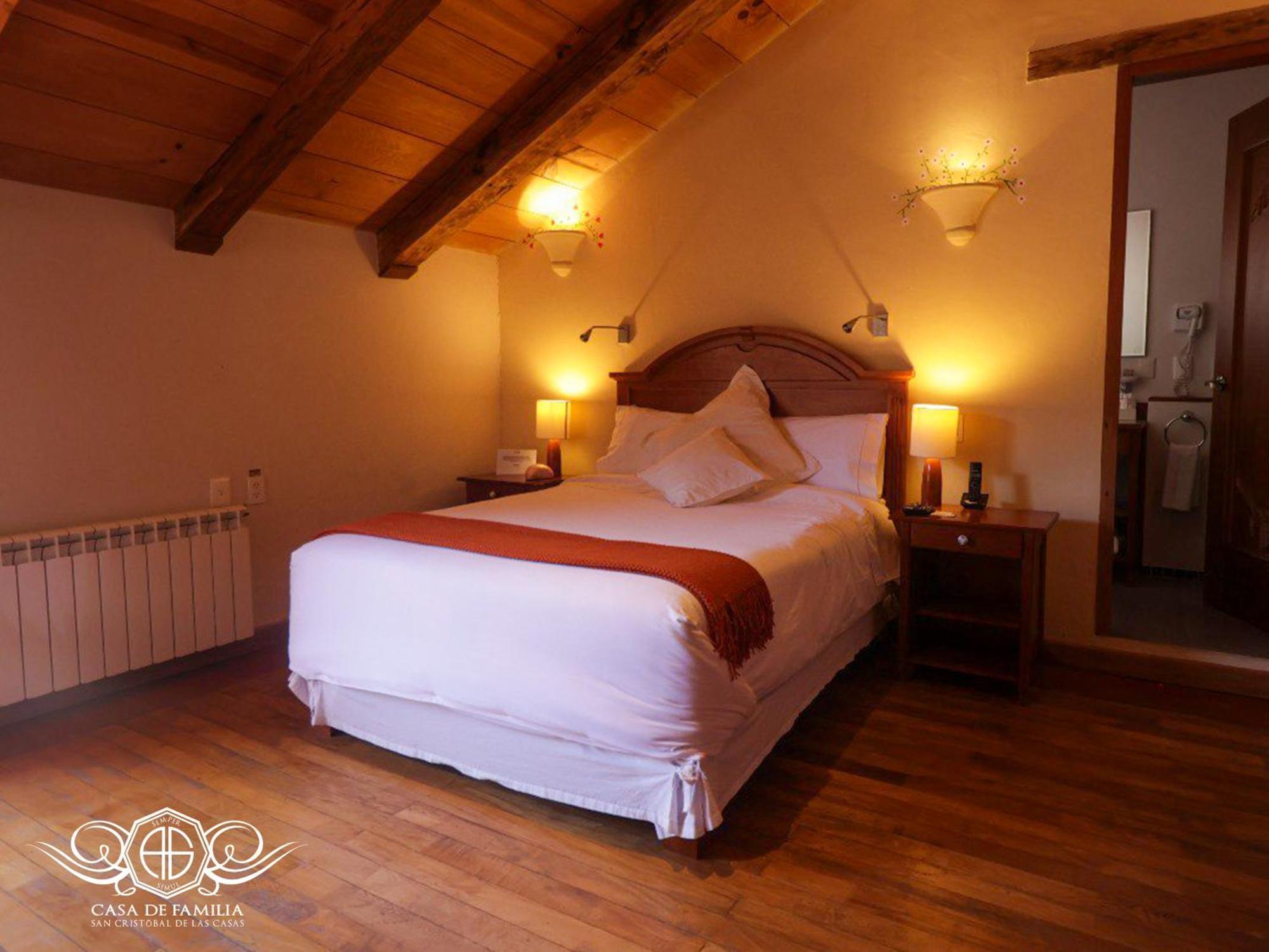 Hotel Casa De Familia De San Cristobal ซานกริสโตบัล เด ลาสกาซาส ภายนอก รูปภาพ