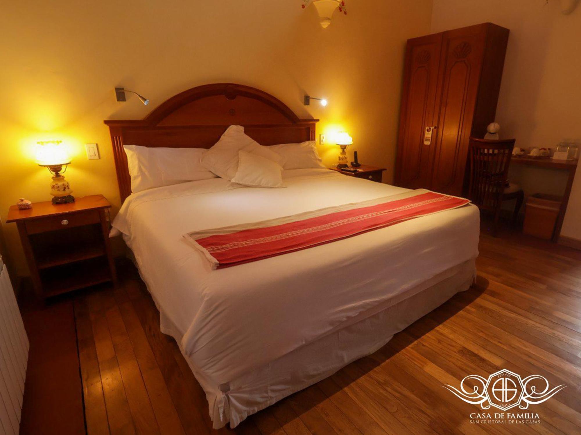 Hotel Casa De Familia De San Cristobal ซานกริสโตบัล เด ลาสกาซาส ภายนอก รูปภาพ